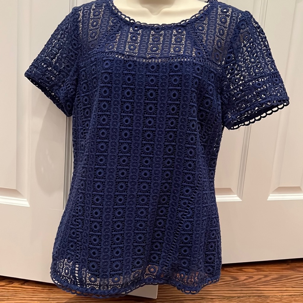 Cute top, great condition, 100% cotton.